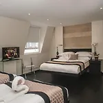 39 Studios Hotel