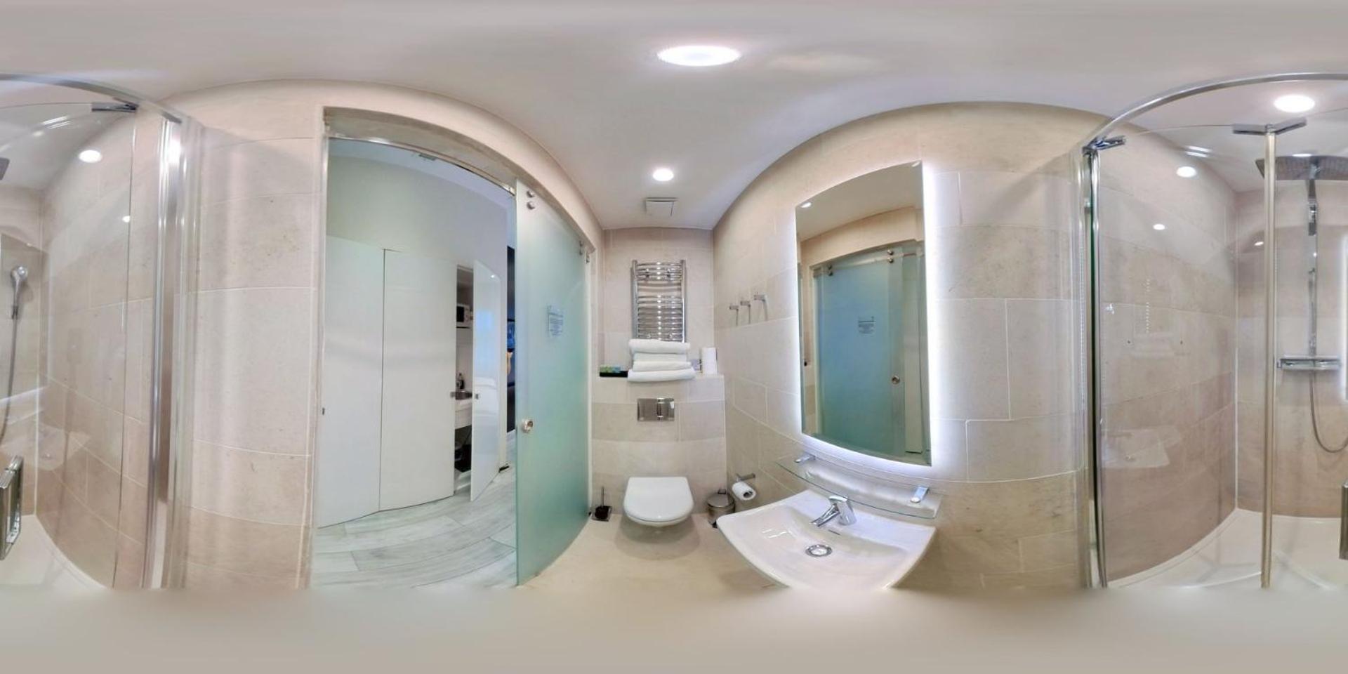 39 Apartahotel 4*