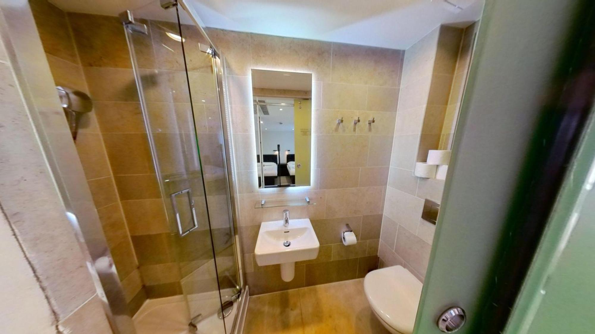 39 Apartahotel 4*